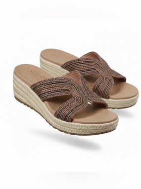 Skechers Breezie Shimmer Waves- Size 8